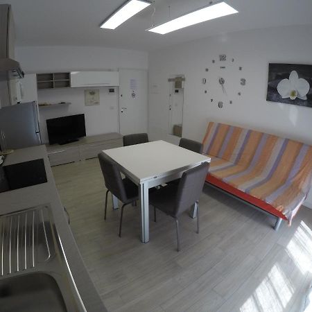Residence Caorle Trilocale Con Piscina Esterno foto