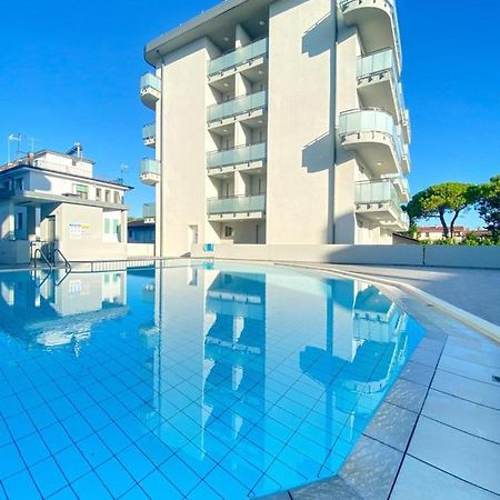 Residence Caorle Trilocale Con Piscina Esterno foto
